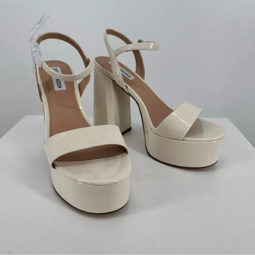Steve Madden Jolie Buckle Patent Platform Sandals in Bone size 10